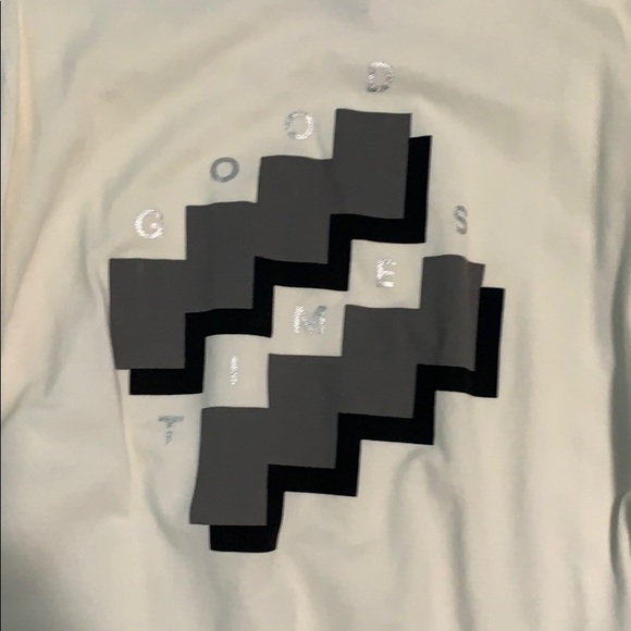 H&M shirt - Picture 3 of 3